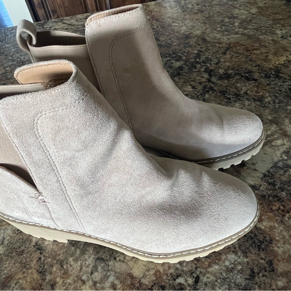 Dolce Vita Rielle boots natural color